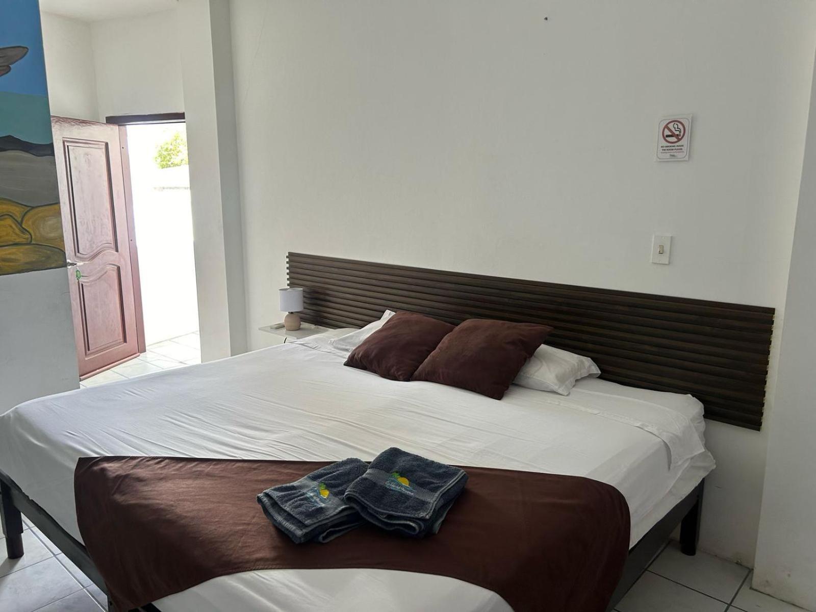 Hotel Isla del descanso Puerto Villamil Habitación foto